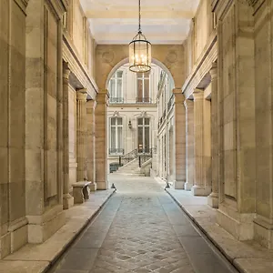 Alfred Sommier 5*, Parigi Francia